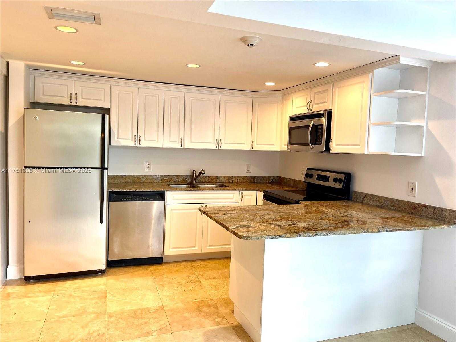 Small Image of 607 OCEAN DR #3K, Key Biscayne Number 12