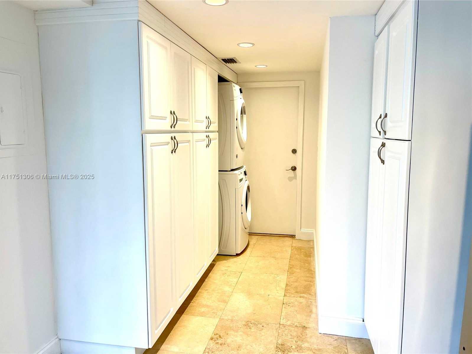 Small Image of 607 OCEAN DR #3K, Key Biscayne Number 14