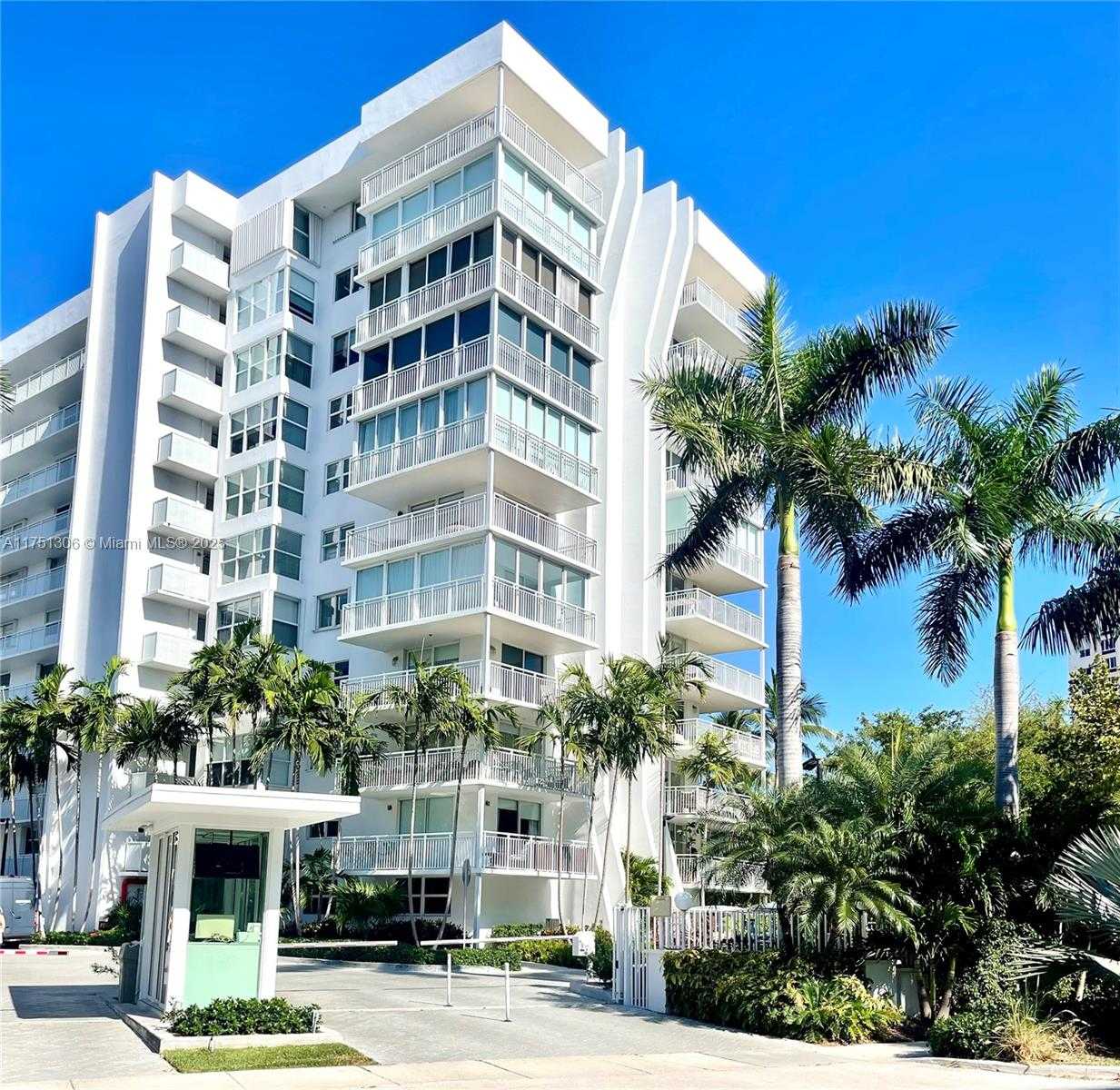Small Image of 607 OCEAN DR #3K, Key Biscayne Number 2