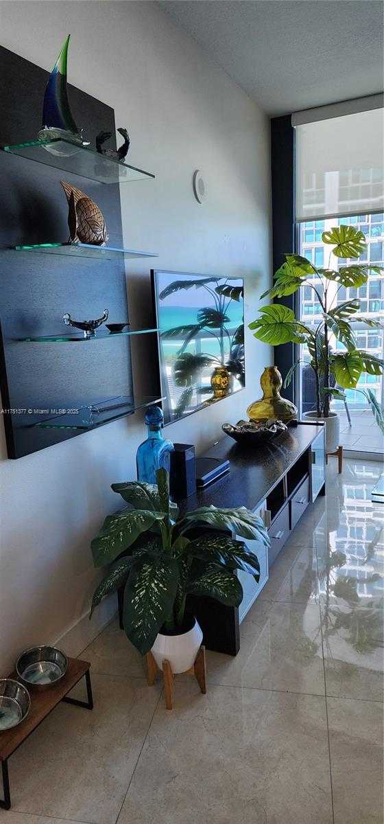 Small Image of 6515 COLLINS AVE #910, Miami Beach Number 11