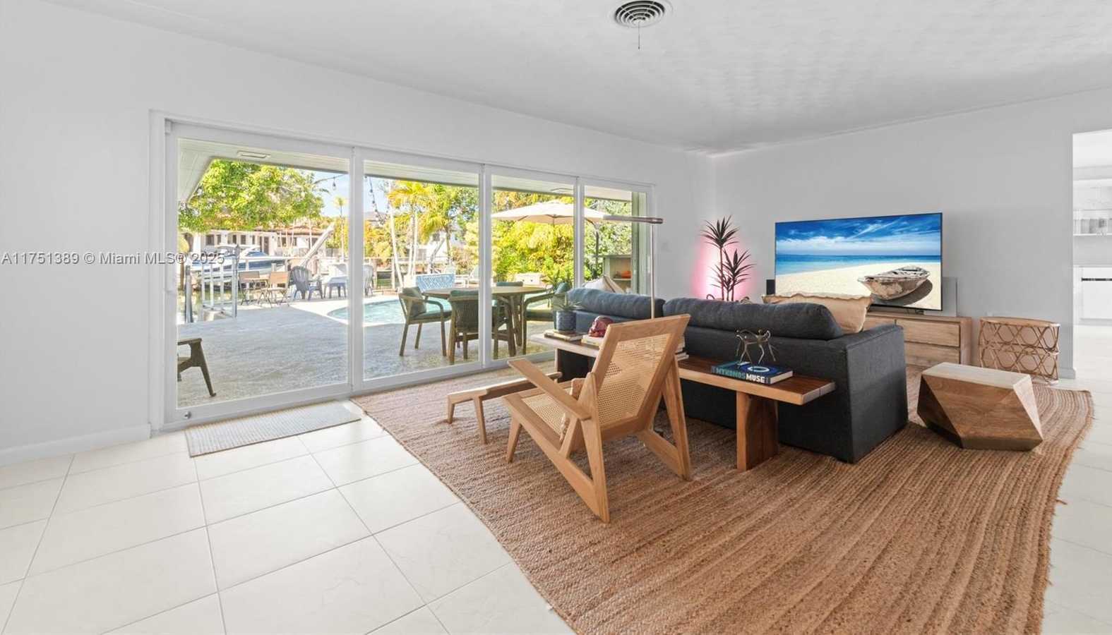 Small Image of 13060 LERIDA ST #13060, Coral Gables Number 11