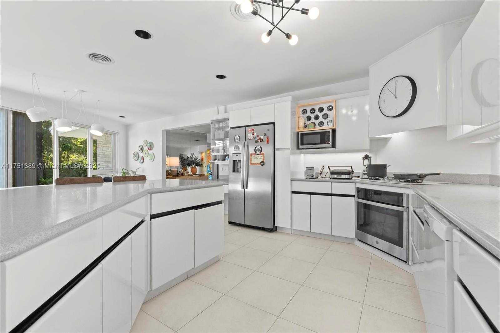 Small Image of 13060 LERIDA ST #13060, Coral Gables Number 14