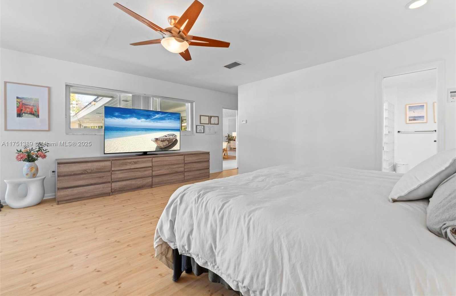 Small Image of 13060 LERIDA ST #13060, Coral Gables Number 21