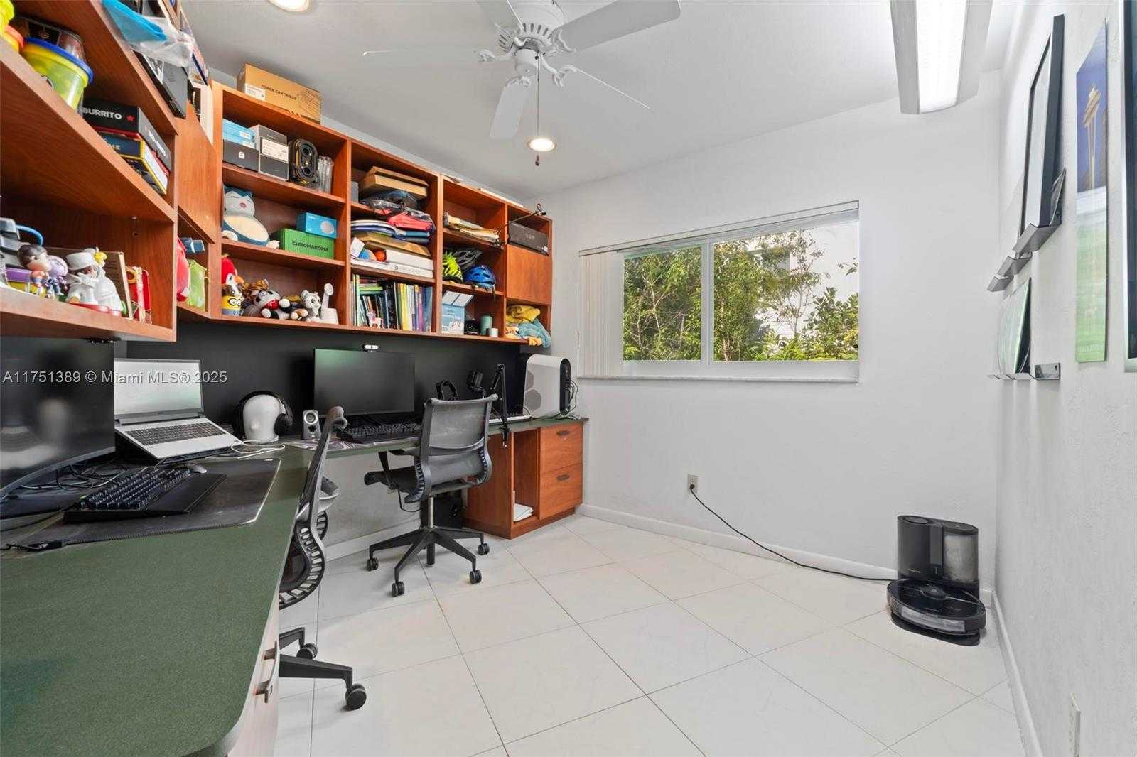 Small Image of 13060 LERIDA ST #13060, Coral Gables Number 27