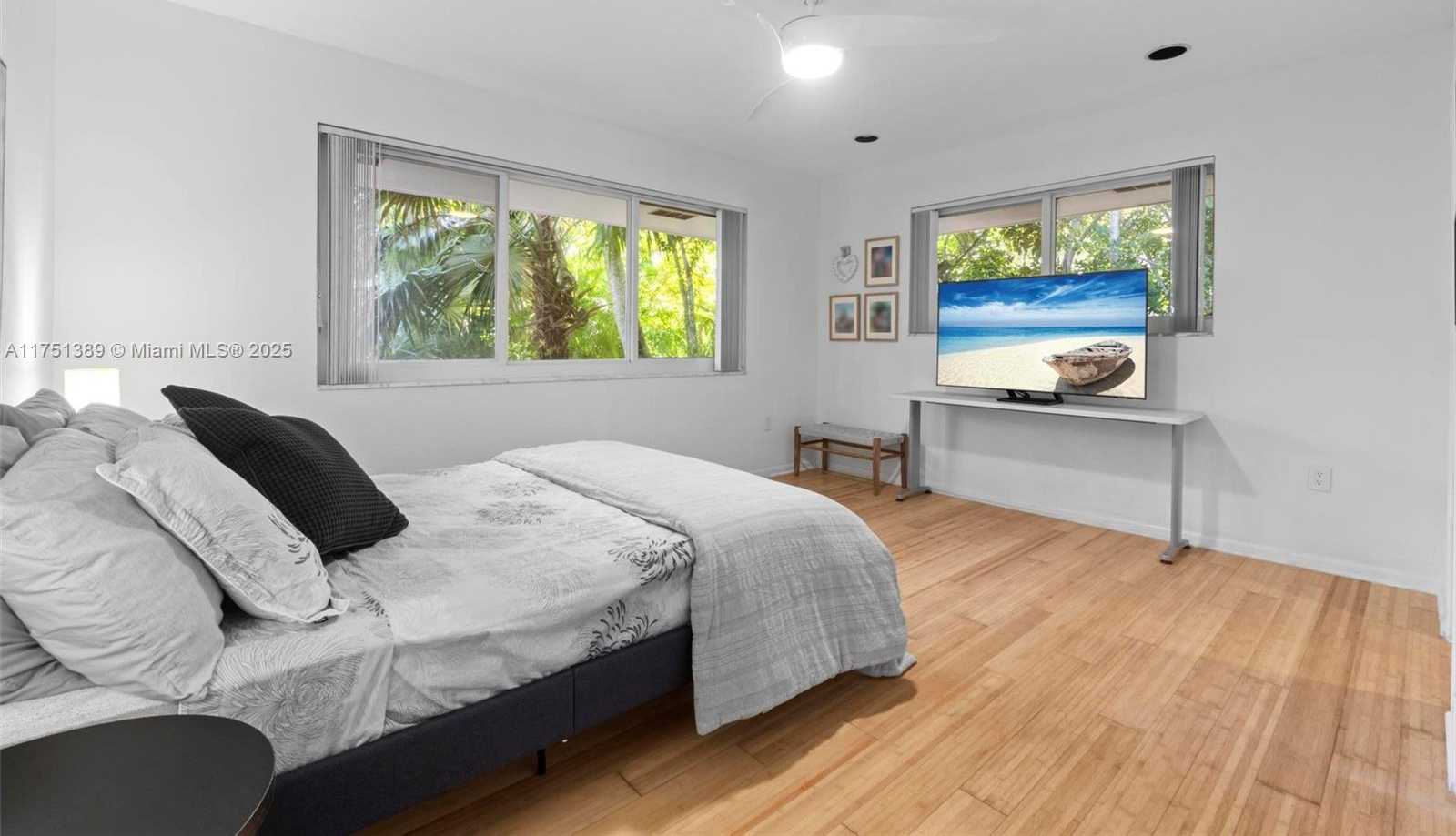 Small Image of 13060 LERIDA ST #13060, Coral Gables Number 30