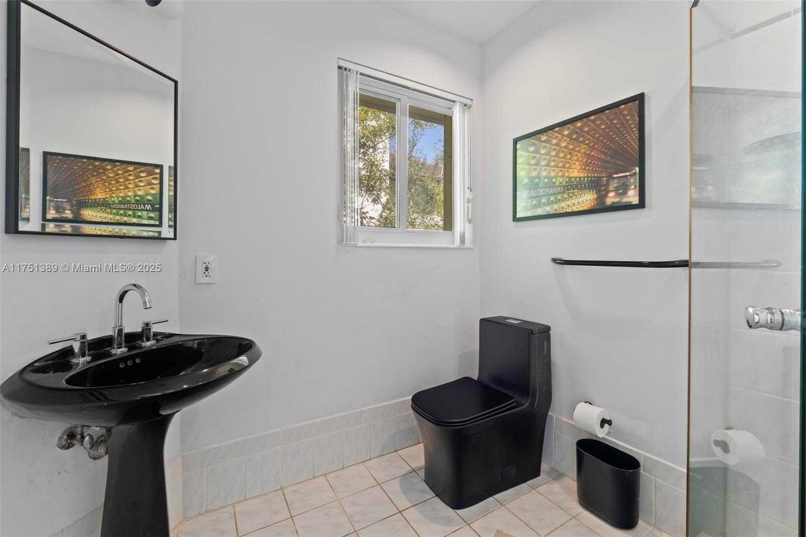 Small Image of 13060 LERIDA ST #13060, Coral Gables Number 35
