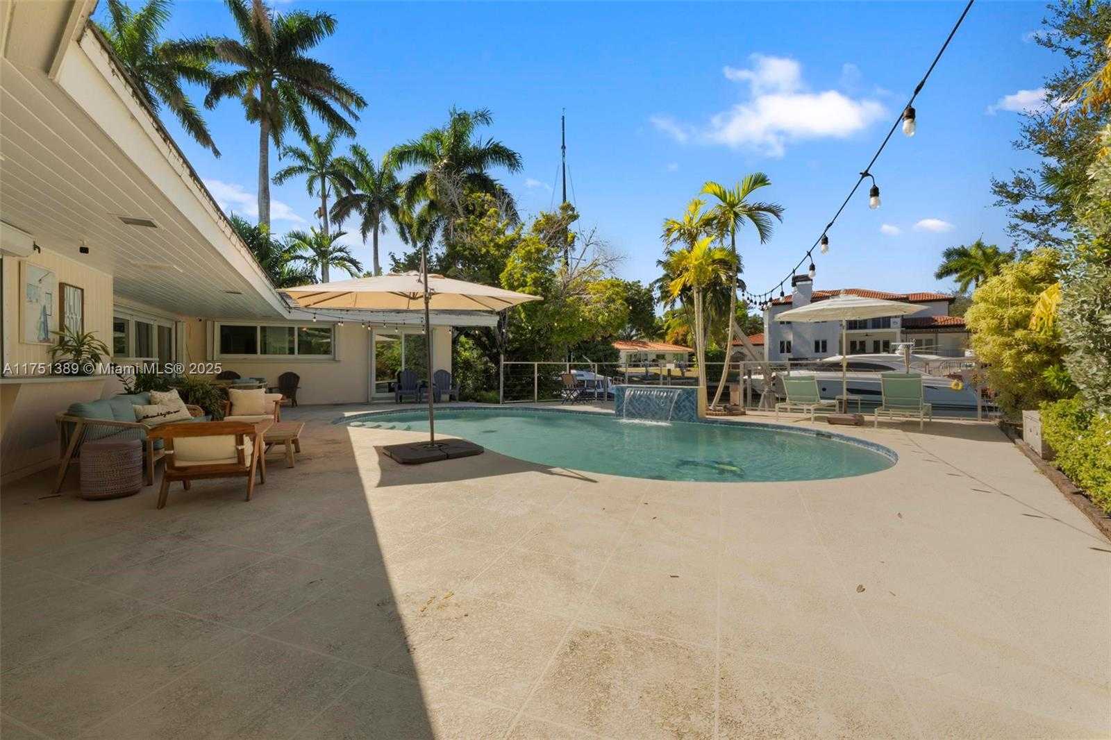 Small Image of 13060 LERIDA ST #13060, Coral Gables Number 36