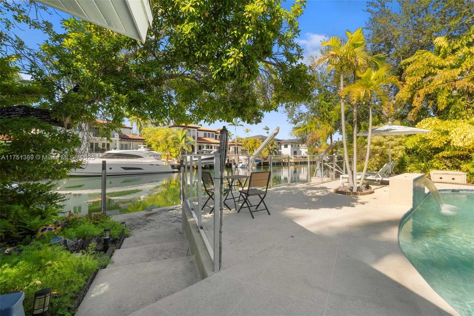 Small Image of 13060 LERIDA ST #13060, Coral Gables Number 38