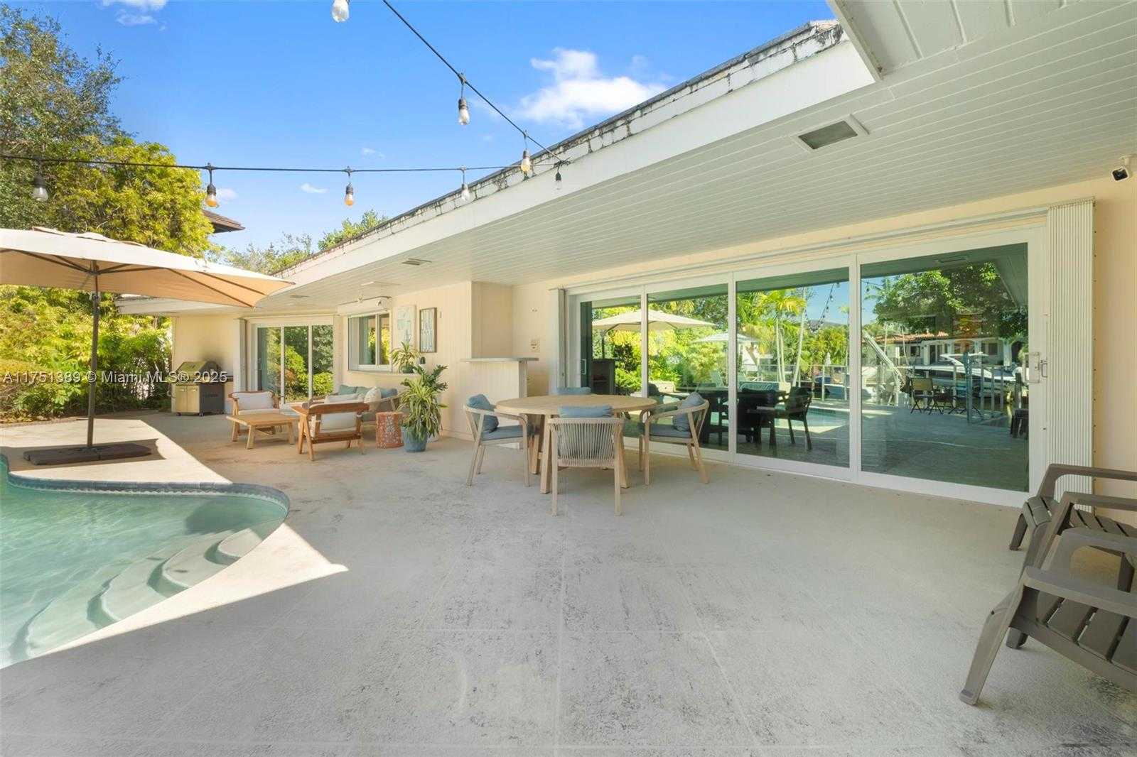 Small Image of 13060 LERIDA ST #13060, Coral Gables Number 39