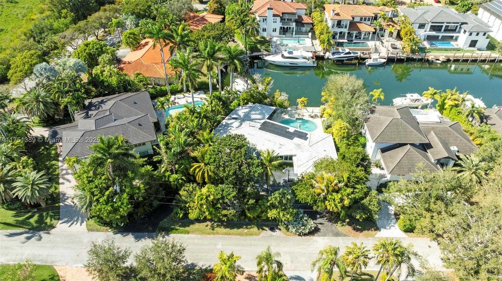 Small Image of 13060 LERIDA ST #13060, Coral Gables Number 48