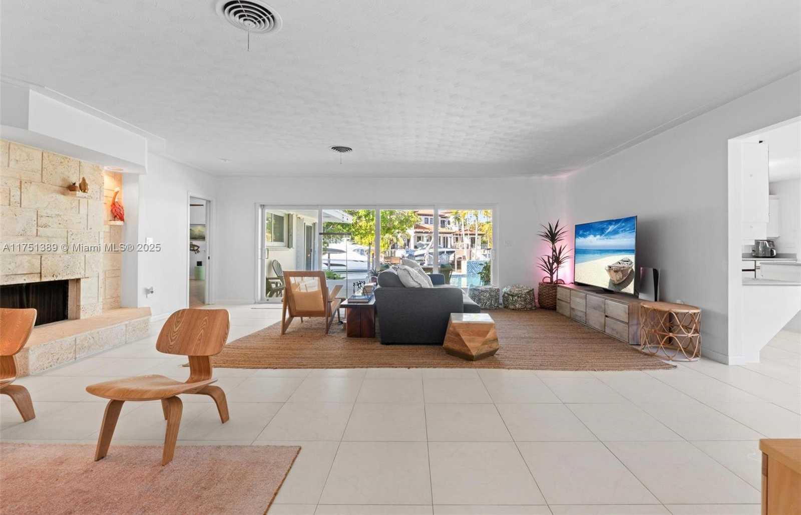 Small Image of 13060 LERIDA ST #13060, Coral Gables Number 5