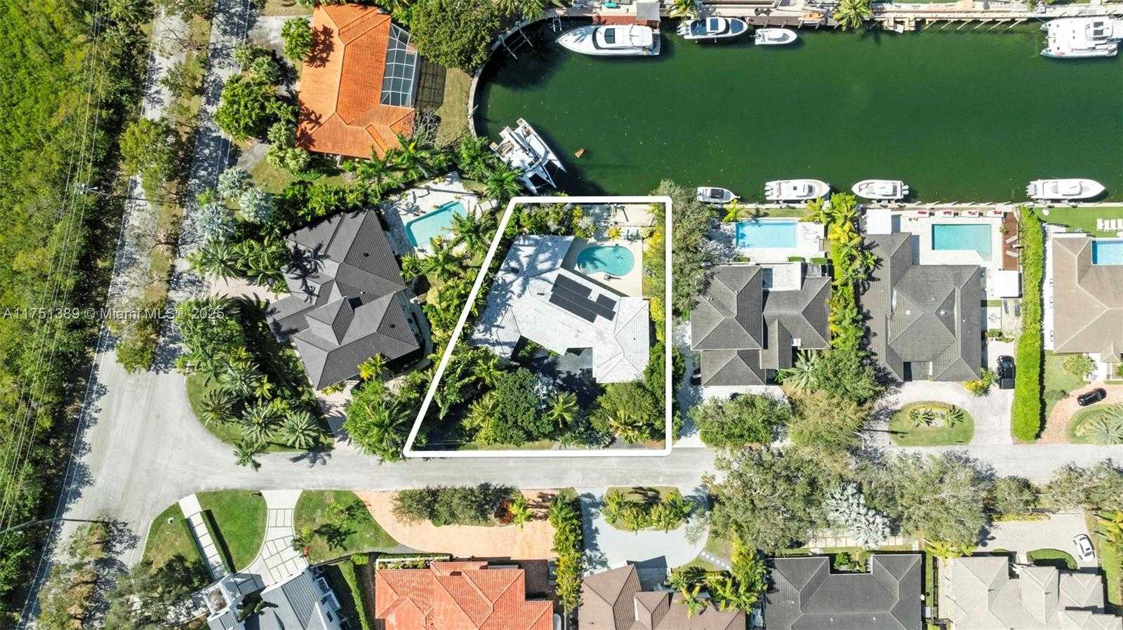 Small Image of 13060 LERIDA ST #13060, Coral Gables Number 50