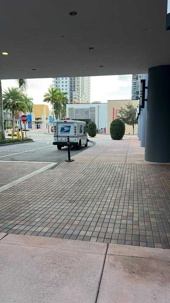Small Image of 5300 PASEO BLVD #1902, Doral Number 24