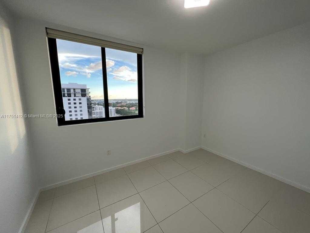 Small Image of 5300 PASEO BLVD #1902, Doral Number 28