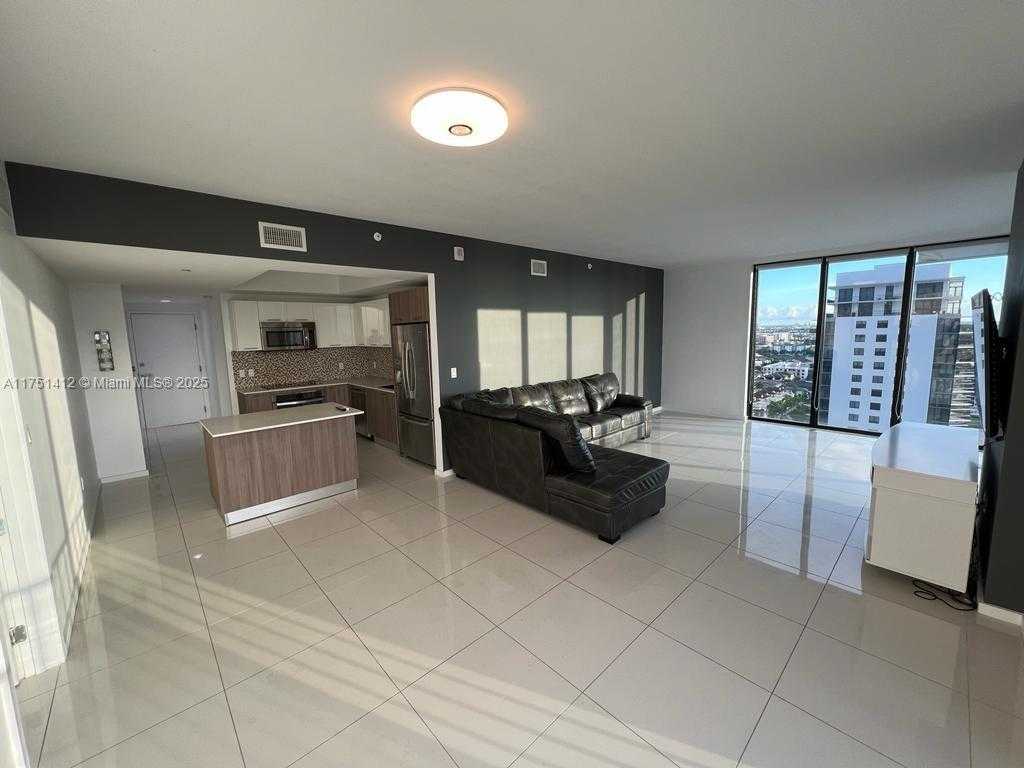 Small Image of 5300 PASEO BLVD #1902, Doral Number 3