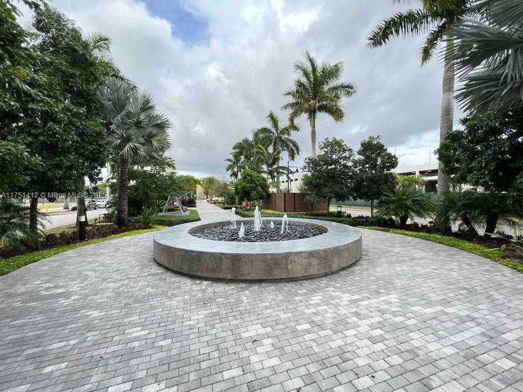 Small Image of 5300 PASEO BLVD #1902, Doral Number 32