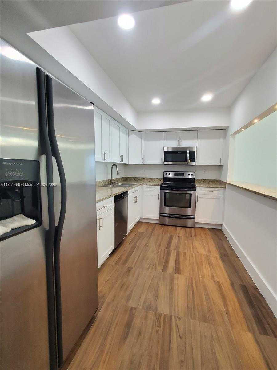 Small Image of 19380 COLLINS AVE #923, Sunny Isles Beach Number 2