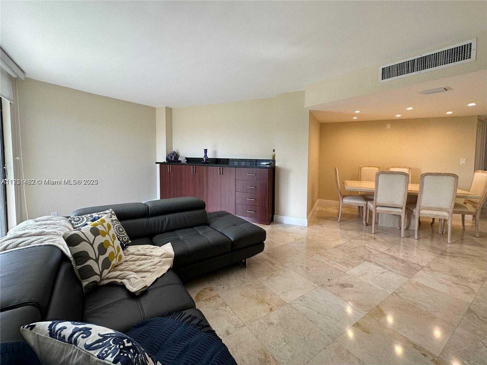 Small Image of 20400 WEST COUNTRY CLUB DR #502, Aventura Number 4