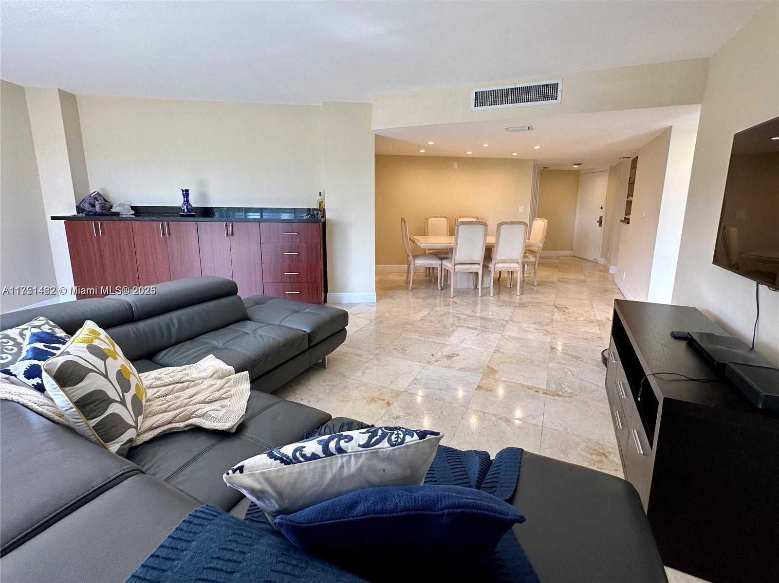 Small Image of 20400 WEST COUNTRY CLUB DR #502, Aventura Number 5