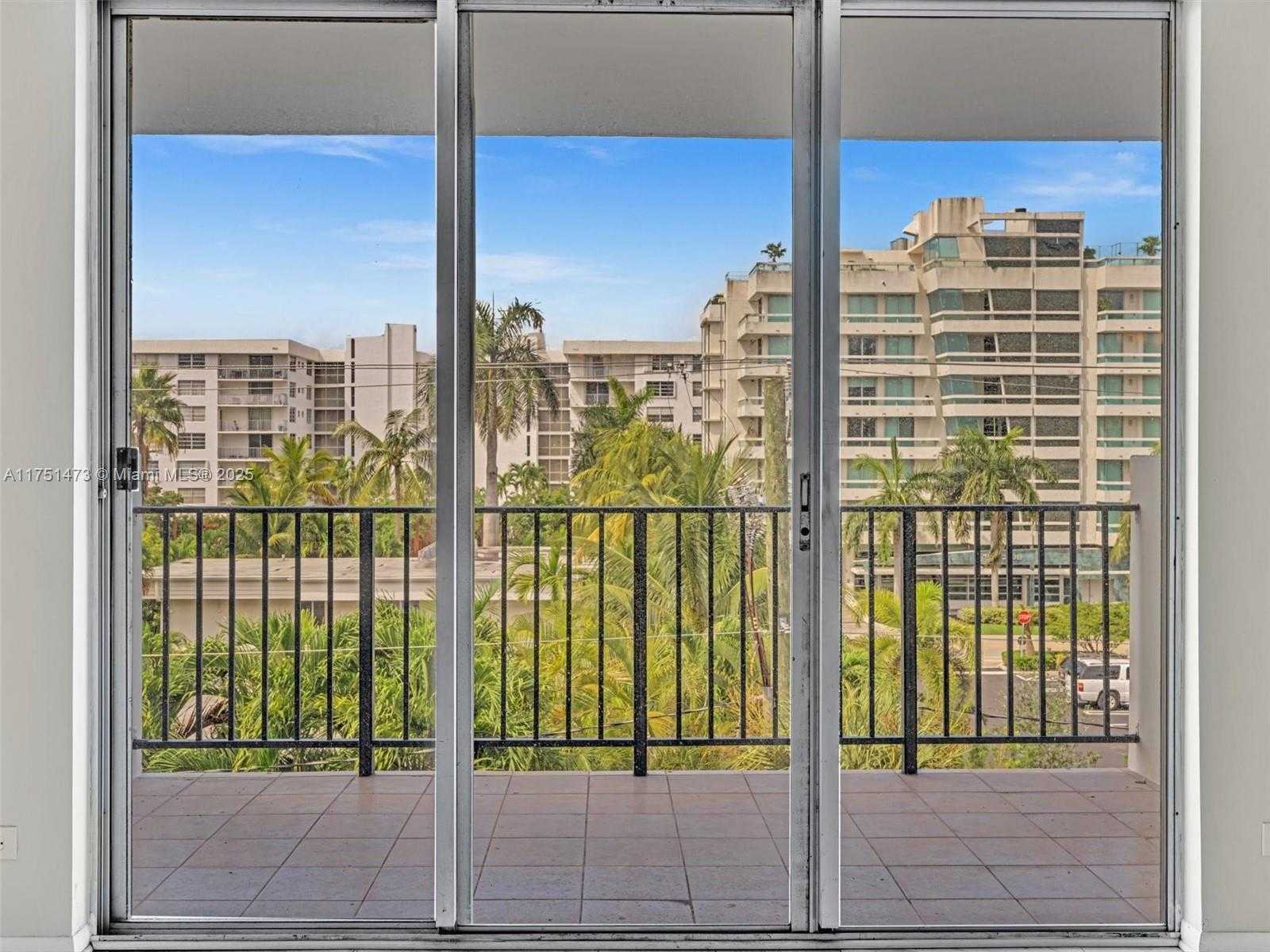 Small Image of 1001 91ST ST #408, Bay Harbor Islands Number 16