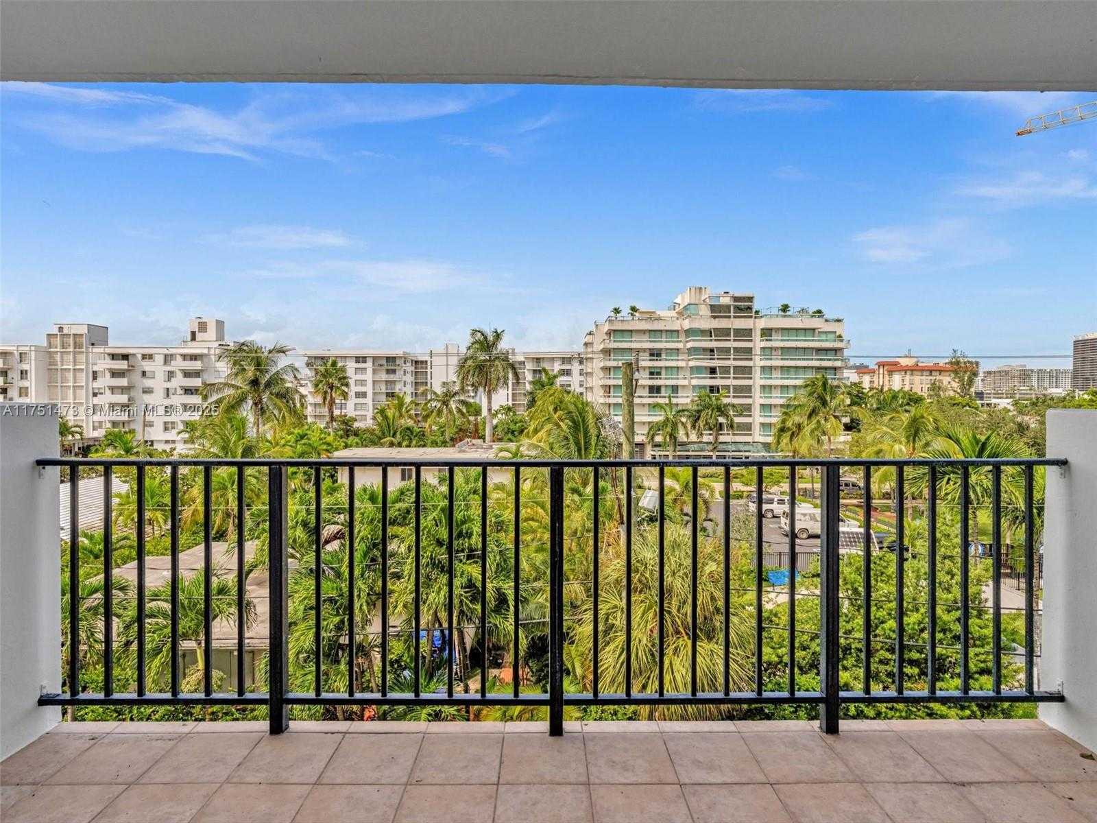 Small Image of 1001 91ST ST #408, Bay Harbor Islands Number 17