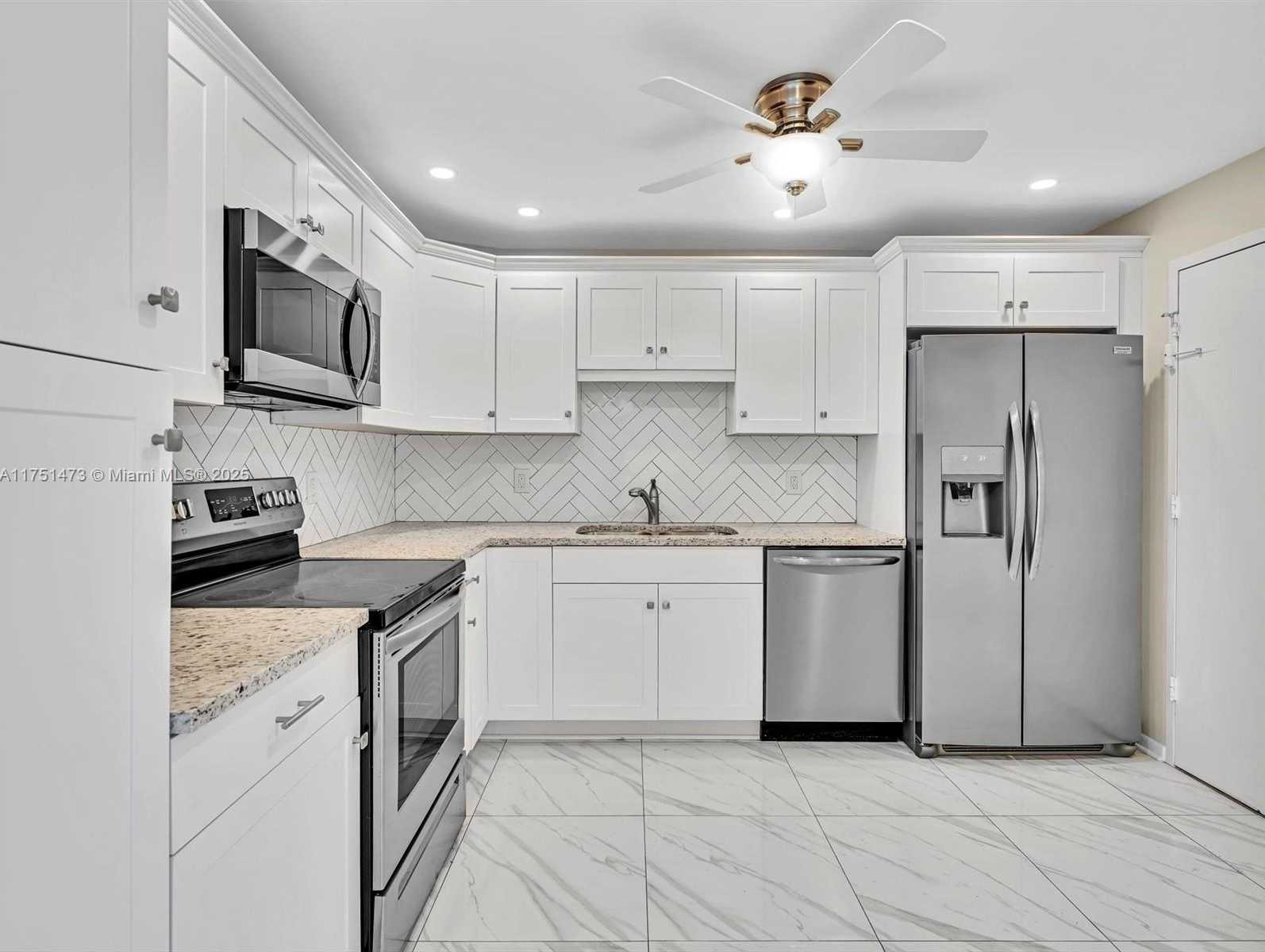 Small Image of 1001 91ST ST #408, Bay Harbor Islands Number 27