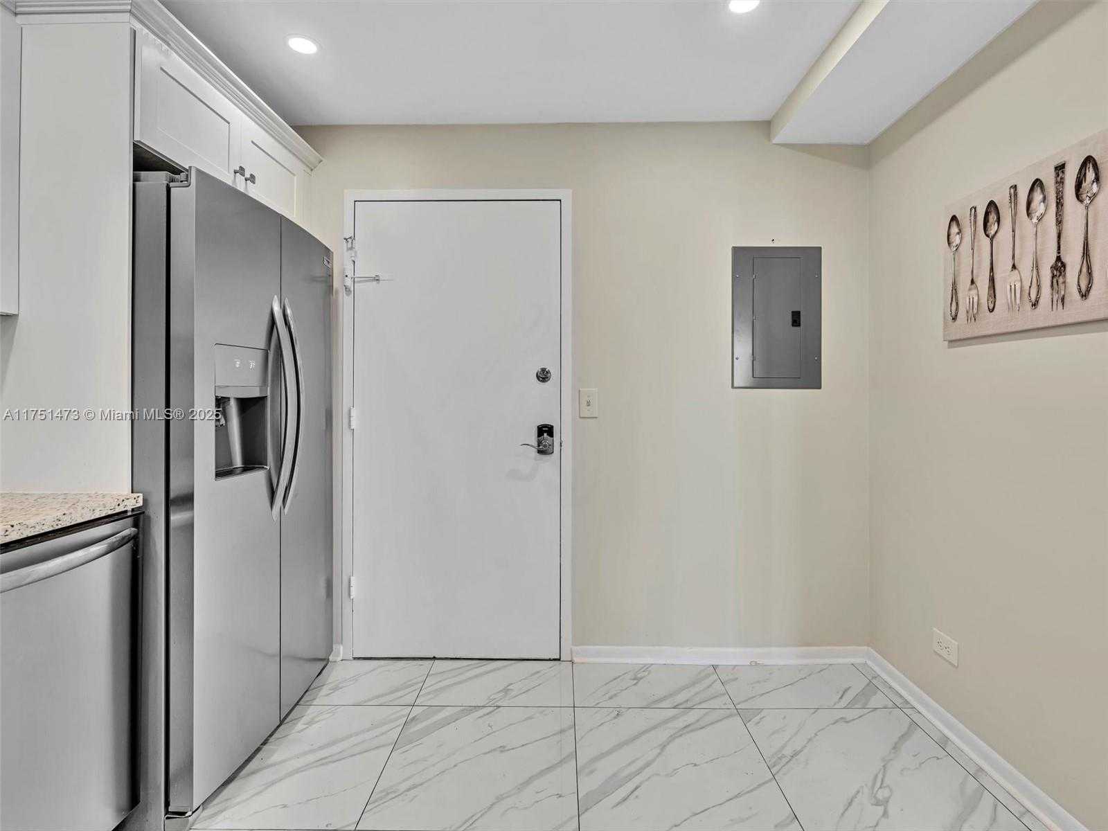 Small Image of 1001 91ST ST #408, Bay Harbor Islands Number 30