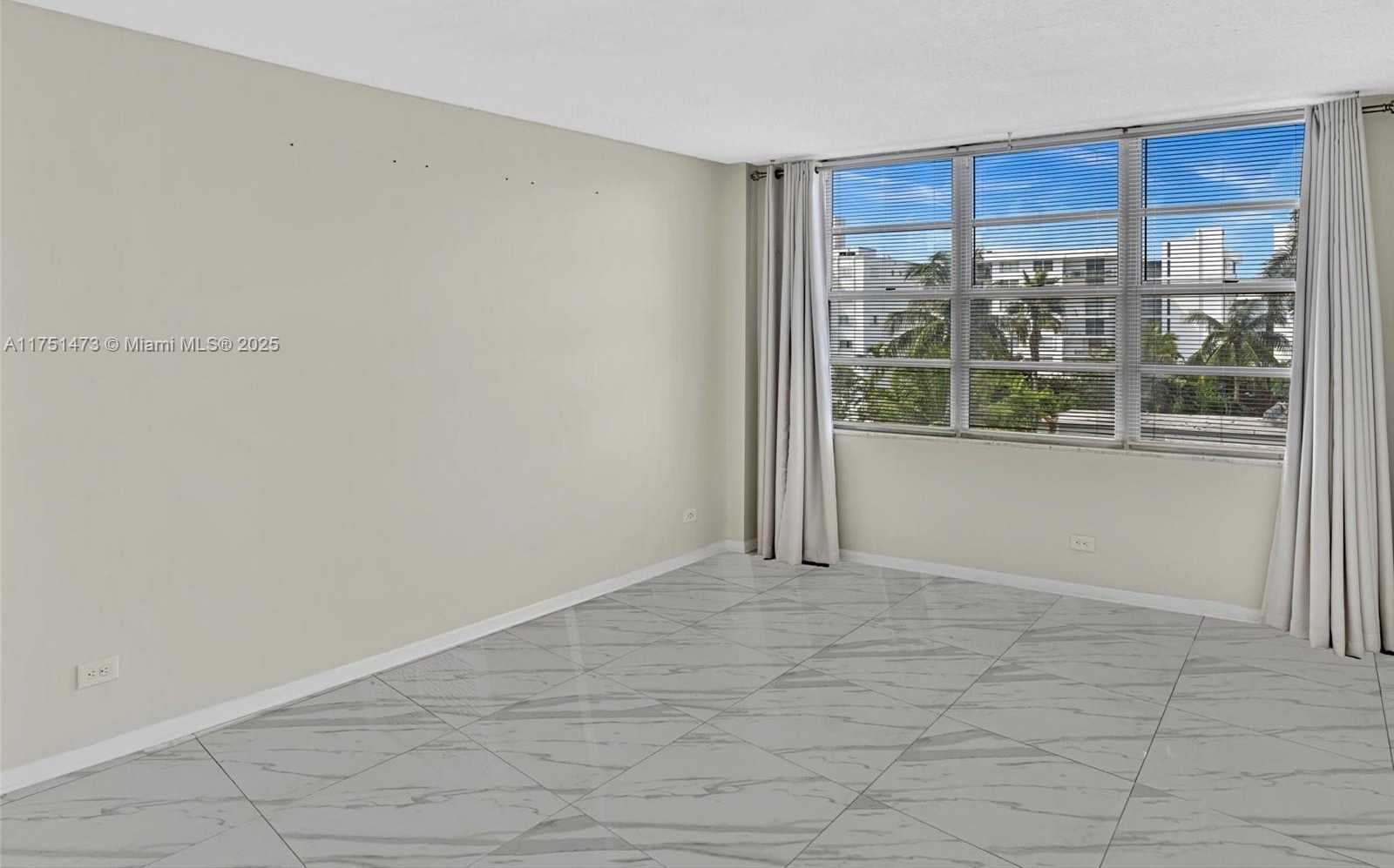 Small Image of 1001 91ST ST #408, Bay Harbor Islands Number 34
