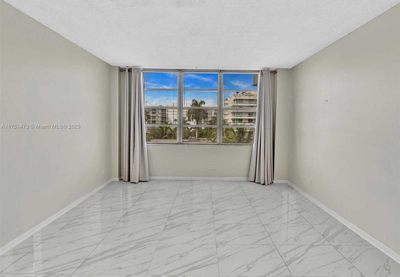 Small Image of 1001 91ST ST #408, Bay Harbor Islands Number 36
