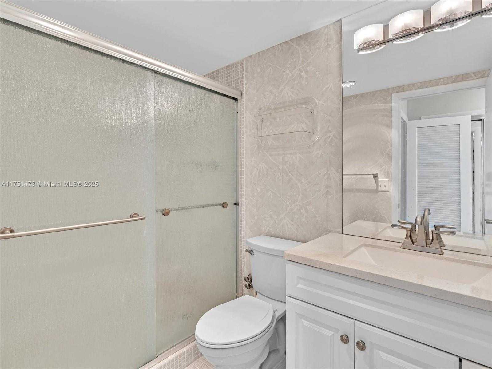 Small Image of 1001 91ST ST #408, Bay Harbor Islands Number 39