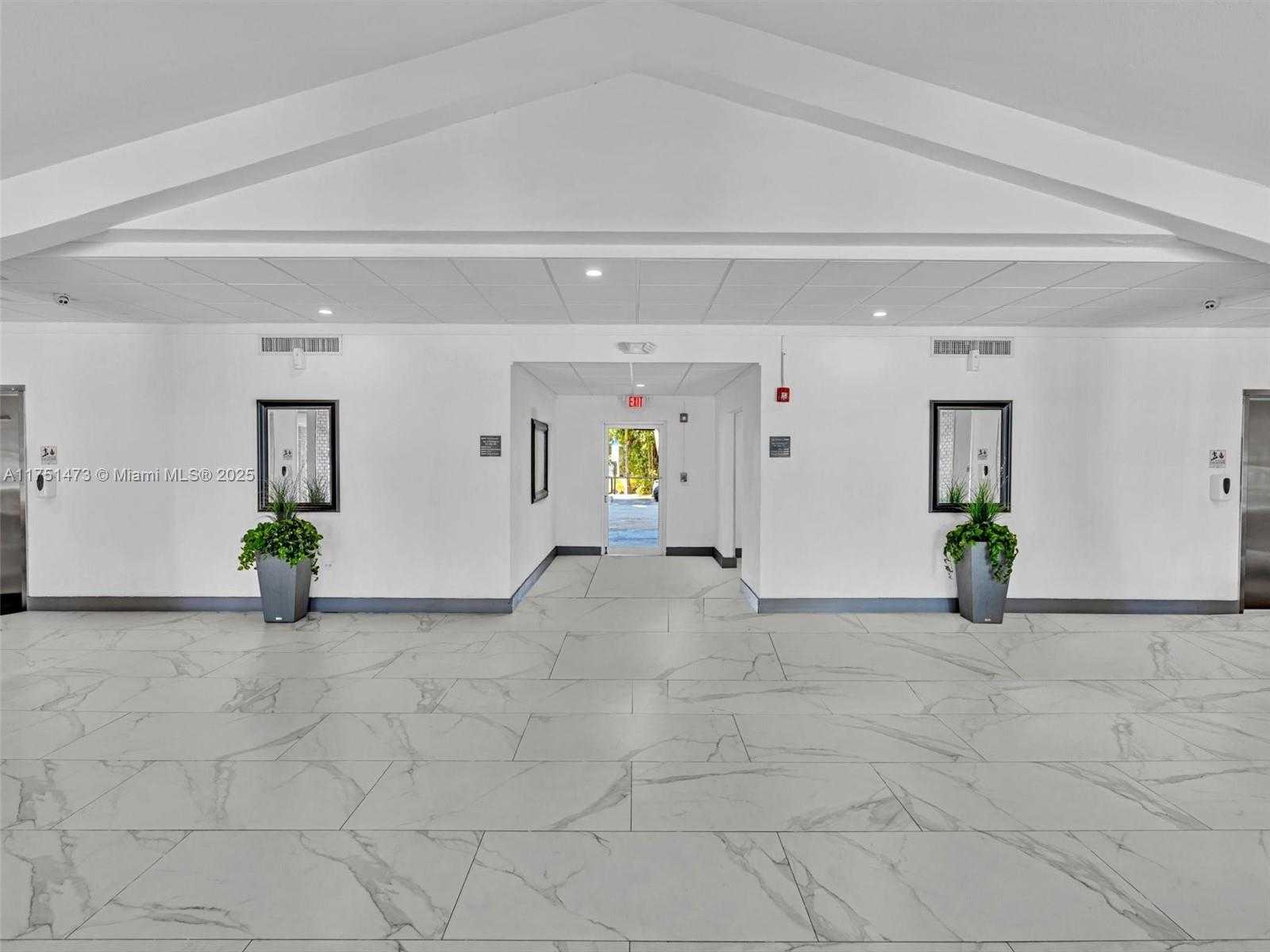 Small Image of 1001 91ST ST #408, Bay Harbor Islands Number 51