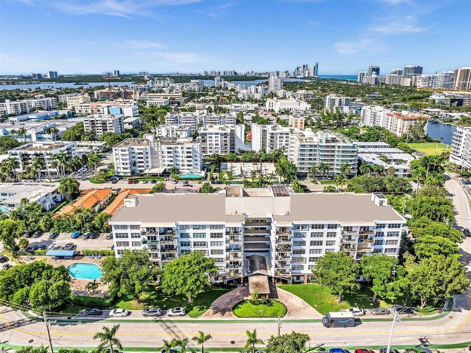 Small Image of 1001 91ST ST #408, Bay Harbor Islands Number 56