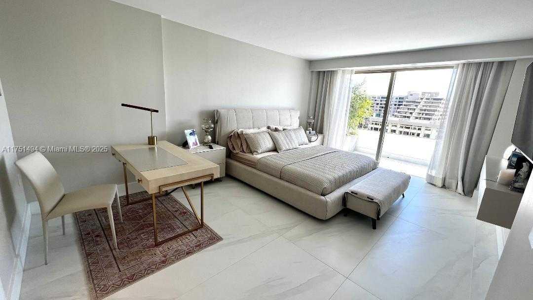 Small Image of 155 OCEAN LANE DR #1105, Key Biscayne Number 3