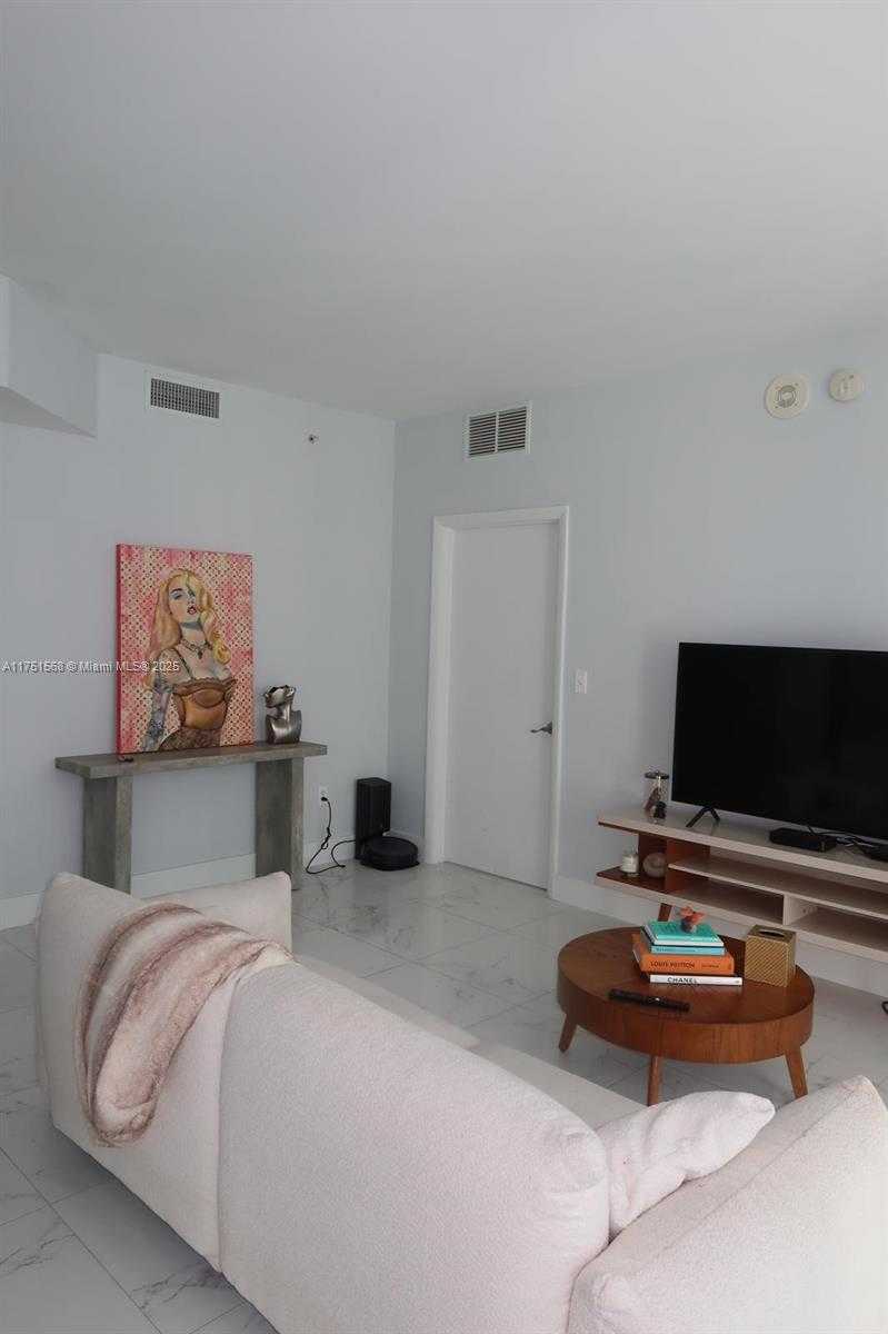 Small Image of 253 NORTH EAST 2ND ST #2008, Miami Number 16