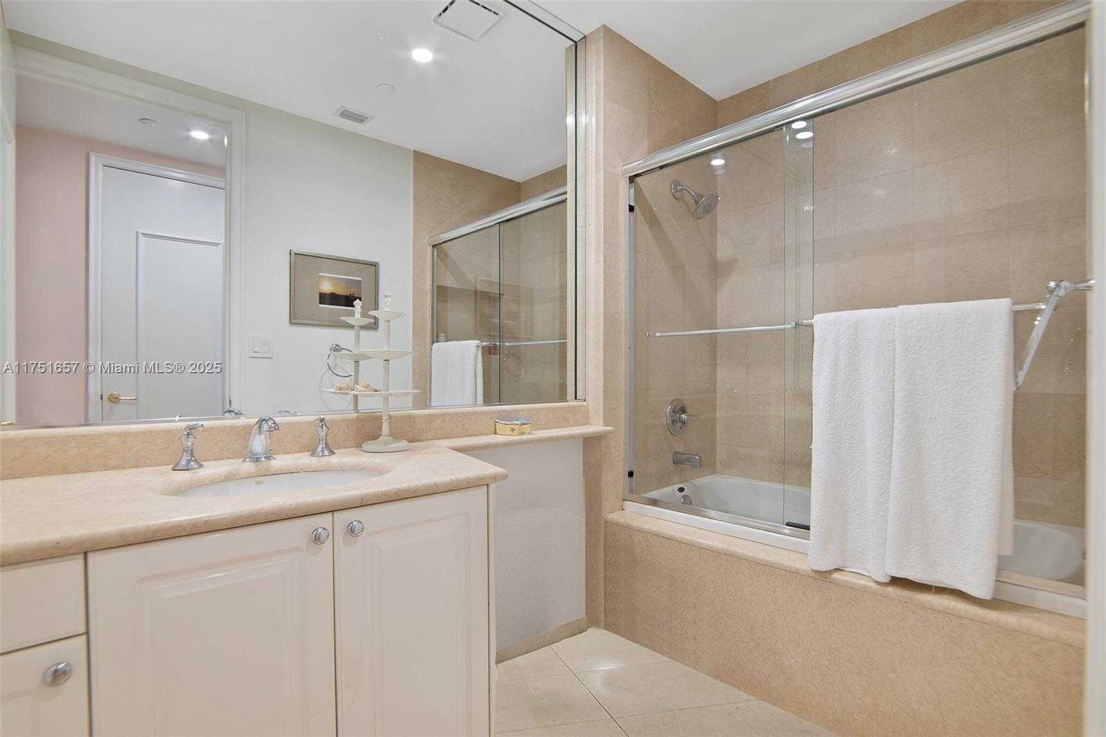 Small Image of 20165 NORTH EAST 39TH PL #303 & 204, Aventura Number 12