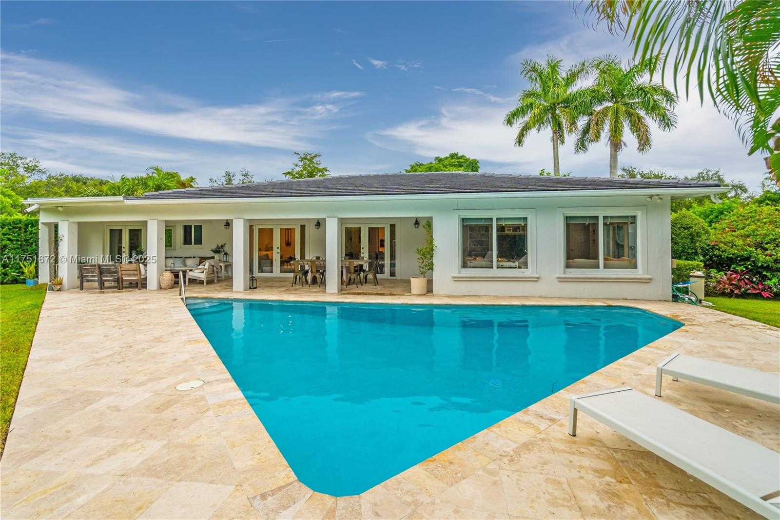 Small Image of 4825 GRANADA BLVD, Coral Gables Number 10