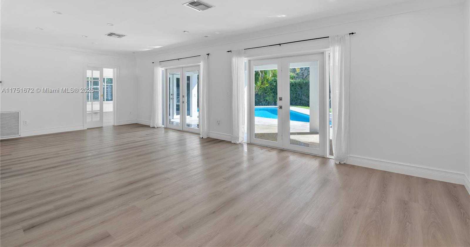 Small Image of 4825 GRANADA BLVD, Coral Gables Number 17