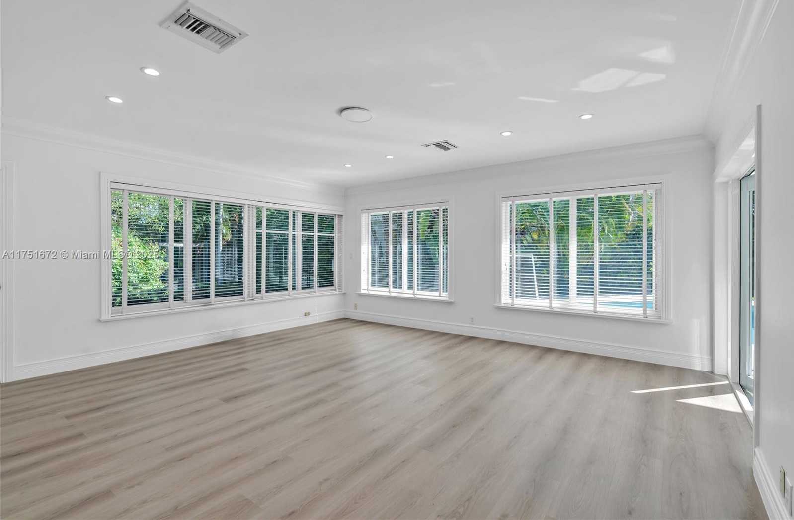 Small Image of 4825 GRANADA BLVD, Coral Gables Number 19