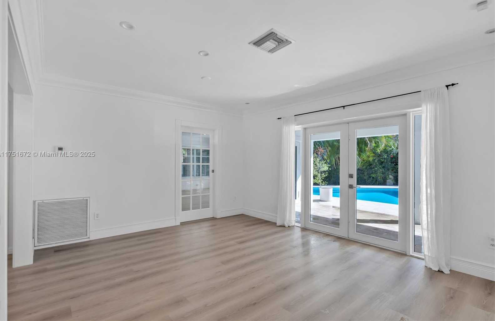 Small Image of 4825 GRANADA BLVD, Coral Gables Number 22