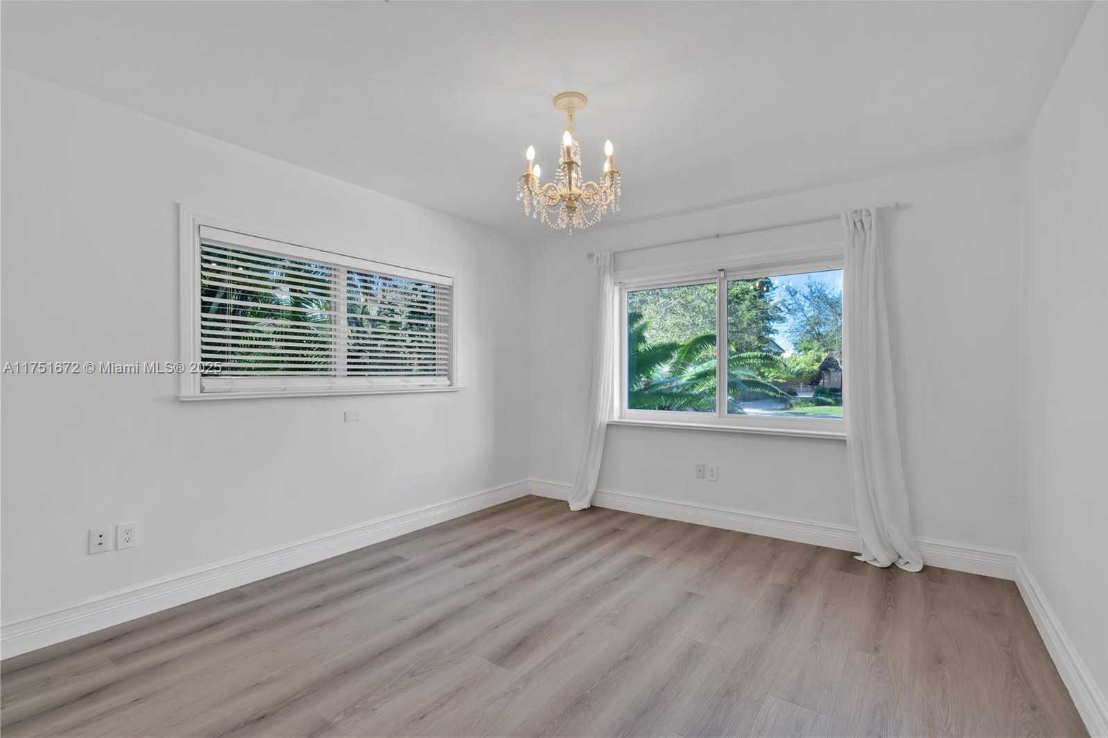 Small Image of 4825 GRANADA BLVD, Coral Gables Number 31
