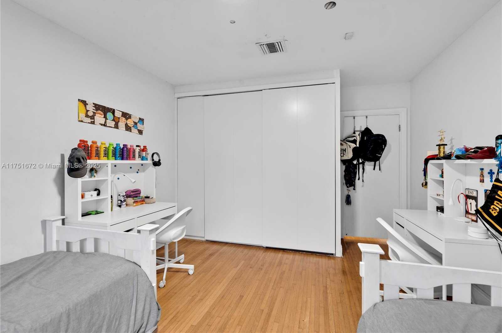 Small Image of 4825 GRANADA BLVD, Coral Gables Number 44