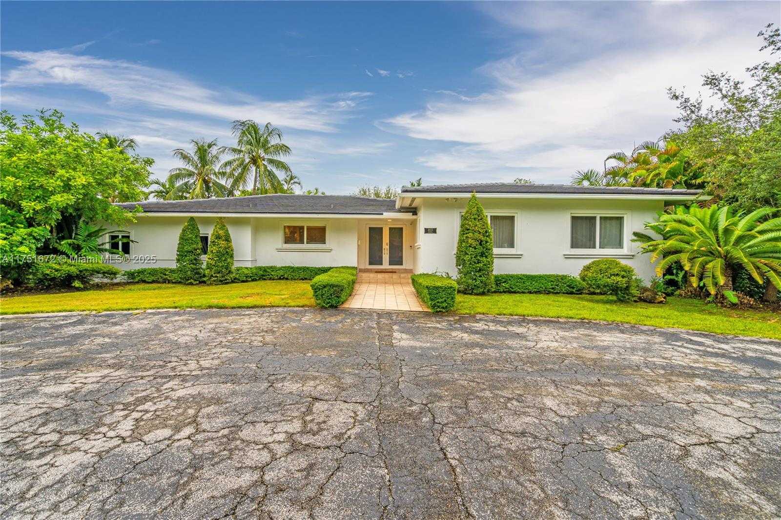 Small Image of 4825 GRANADA BLVD, Coral Gables Number 5