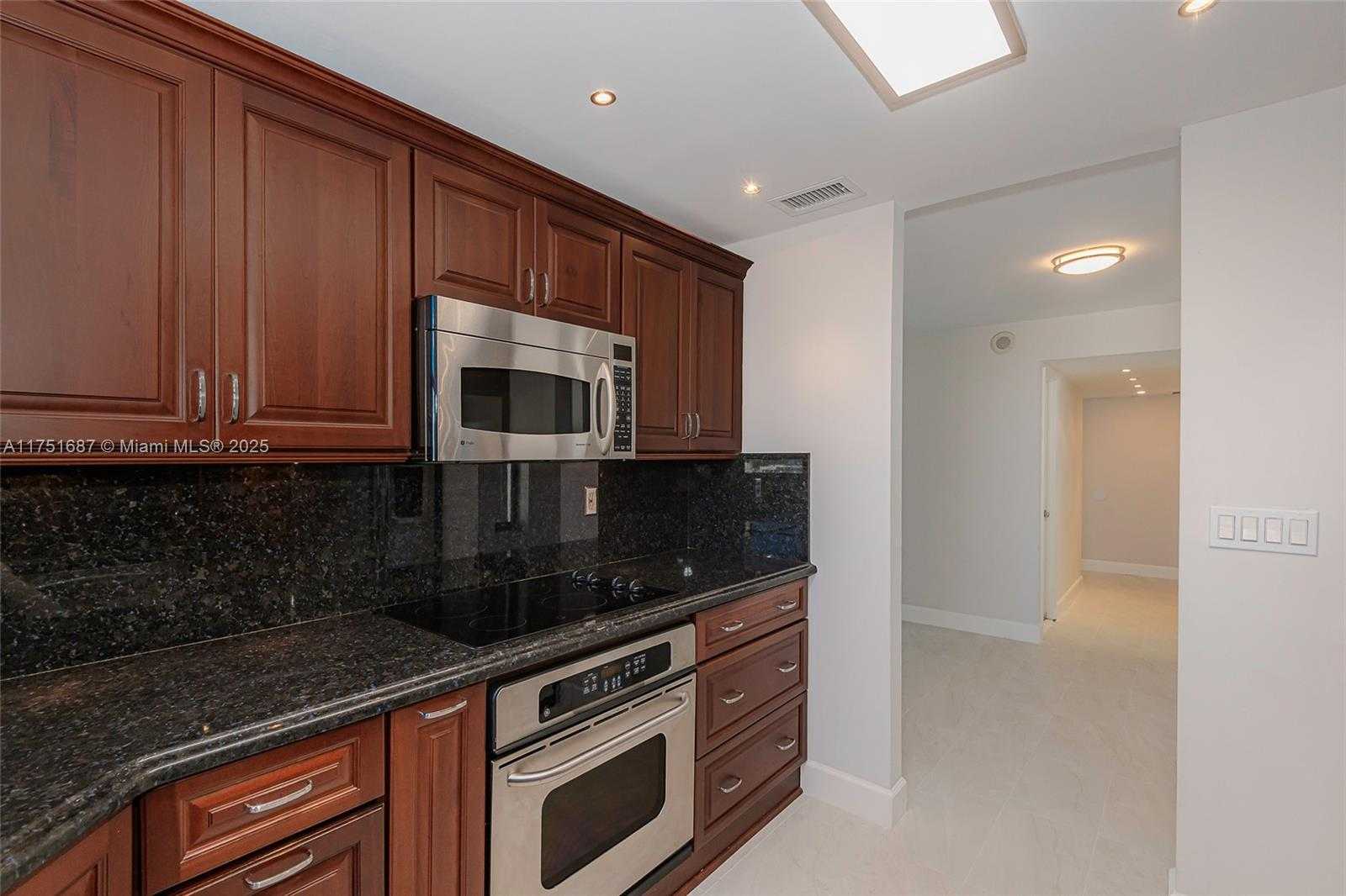 Small Image of 18181 NORTH EAST 31ST CT #2506, Aventura Number 12