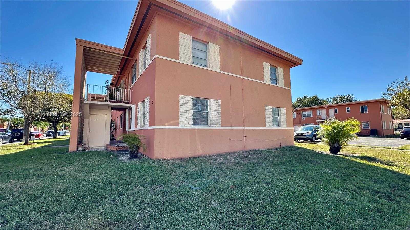 Small Image of 3670 SOUTH WEST 10TH ST #10A, Miami Number 37