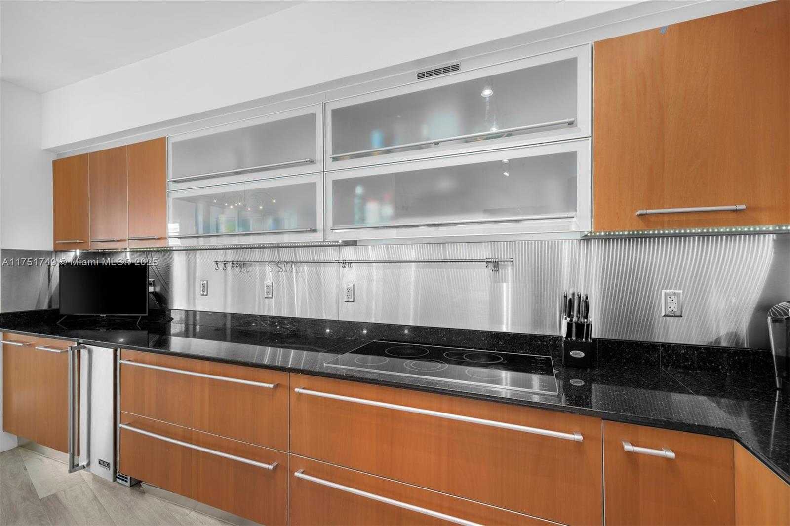 Small Image of 400 ALTON RD #2003, Miami Beach Number 14