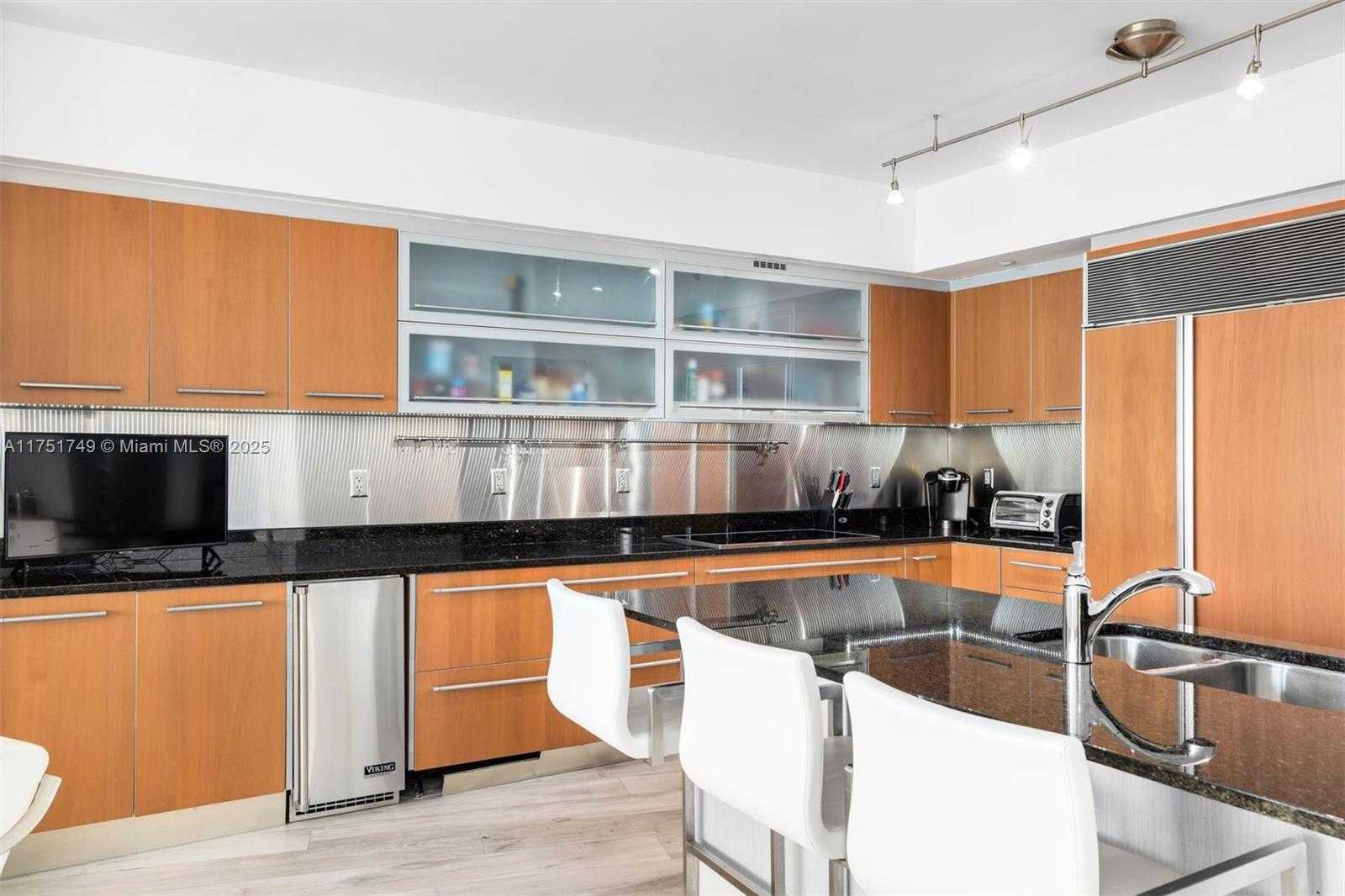 Small Image of 400 ALTON RD #2003, Miami Beach Number 15