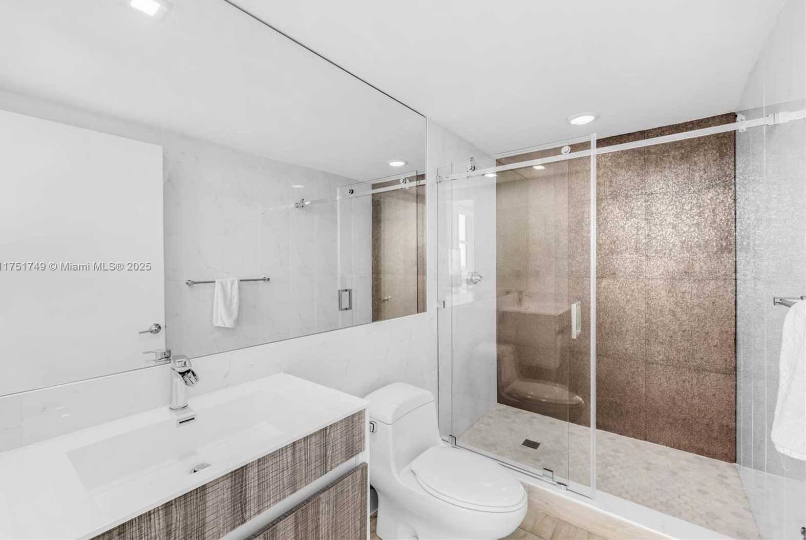 Small Image of 400 ALTON RD #2003, Miami Beach Number 26