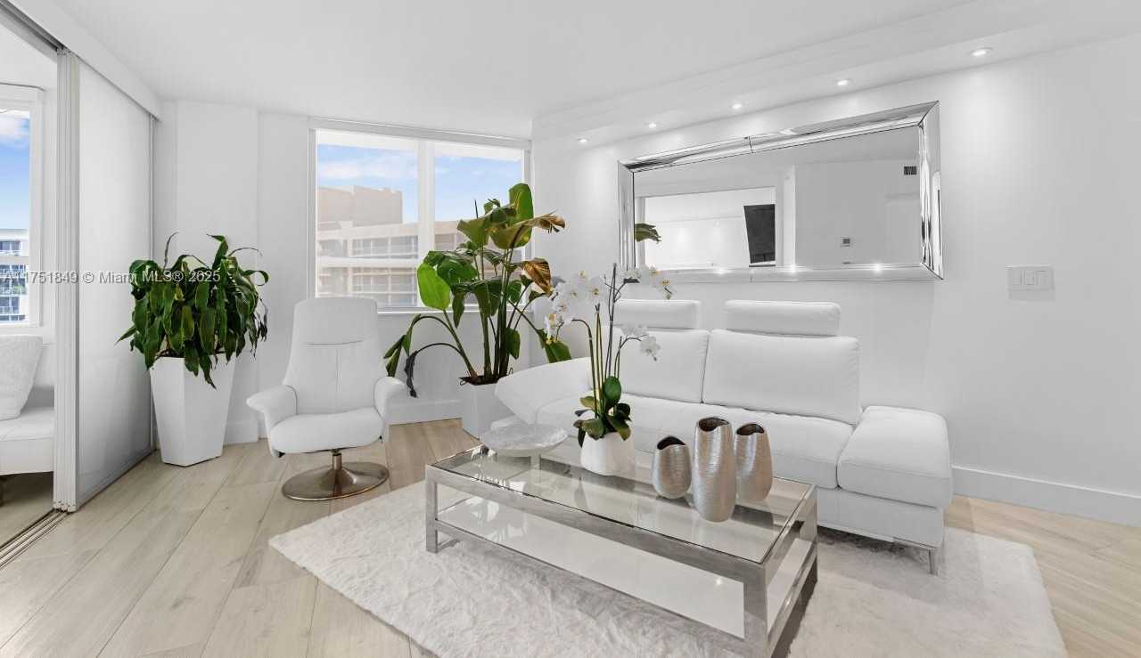 Small Image of 1500 Bay Rd, Miami Beach, FL 33139, USA Number 14