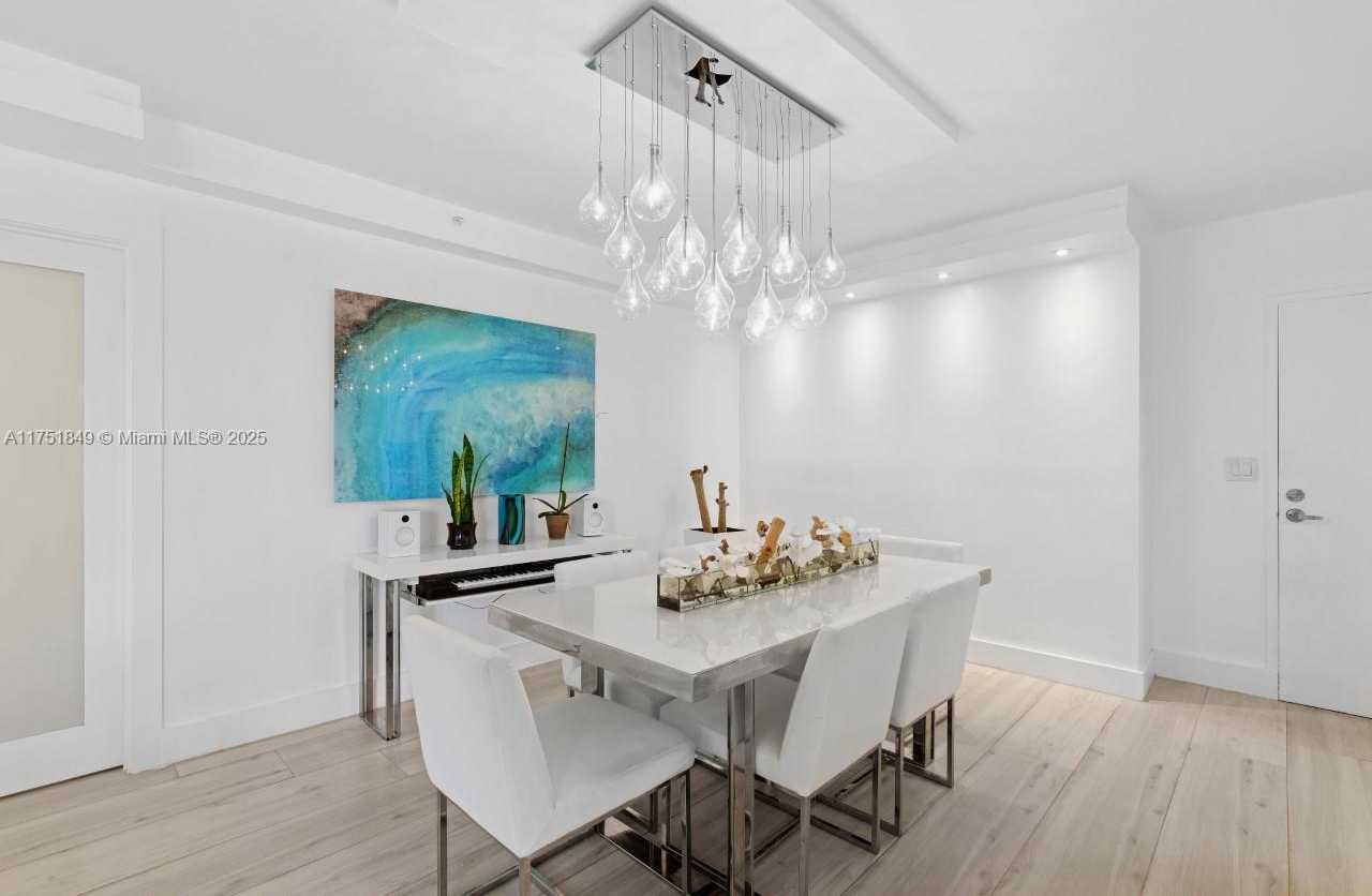 Small Image of 1500 Bay Rd, Miami Beach, FL 33139, USA Number 8