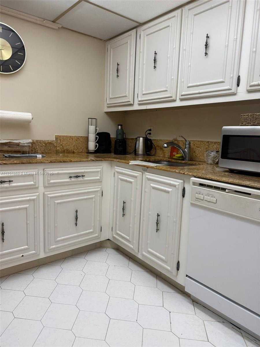 Small Image of 501 THREE ISLANDS BLVD #218, Hallandale Beach Number 20